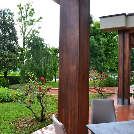 Ai Canipai Hotel *